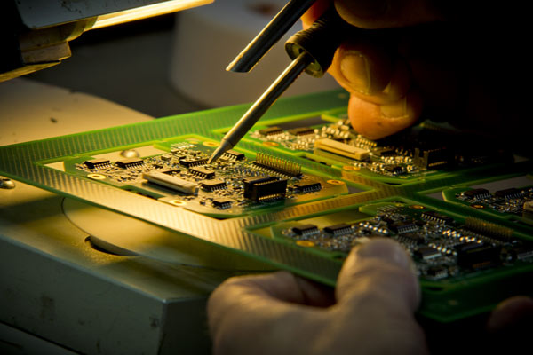 PCB layout service from Phoenix Systems